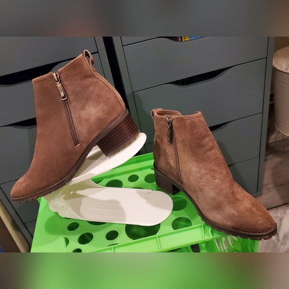 BLONDO Samara ☆ WATERPROOF ☆ Ankle Booties ☆ WOMENS 8.5 - Picture 2 of 10